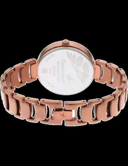 Fastrack Ruffles Quartz Analog with Date Beige Dial Stainless Steel Strap Watch
