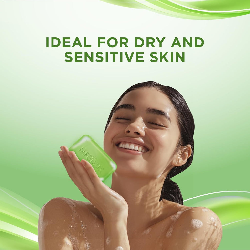 Medimix Transparent Ayurvedic Traditionally Made Bathing Bar Soap 125g (3 + 1 Combo Pack) | Infused with Glycerine and Lakshadi Oil | Effective for Dry Skin,
